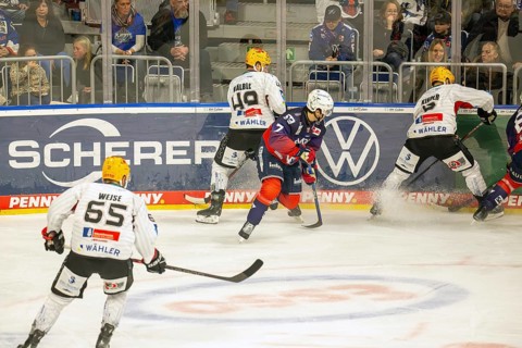 Game scene Adler Mannheim against Fischtown Pinguins Bremerhaven (PENNY DEL, German Ice Hockey