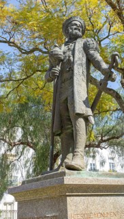 Statue sculpture of Vasco da Gama discoverer of Natal, South Africa in 1497, Jardim Publico, Evora,