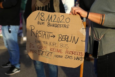 Karlsruhe: Corona protests against the measures taken by the federal government. The protests were