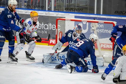 Game scene Adler Mannheim against Fischtown Pinguins Bremerhaven (PENNY DEL, German Ice Hockey
