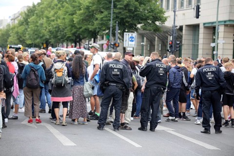 Berlin: The planned lateral thinkers' demonstration for peace and freedom against the German