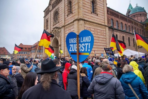 Speyer: An AfD rally took place under the motto Our country first . There were counter-protests