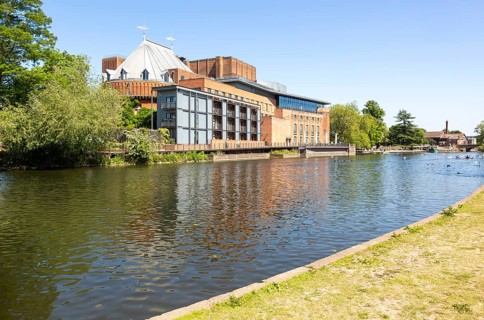 Royal Shakespeare Company theatre, River Avon, Stratford-upon-Avon, Warwickshire, England, UK