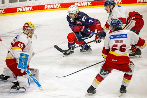 Game scene Adler Mannheim against Duesseldorfer EG (PENNY DEL, German Ice Hockey League)
