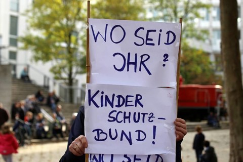 Corona protests in Mannheim: Several hundred opponents of the current corona measures gather at a