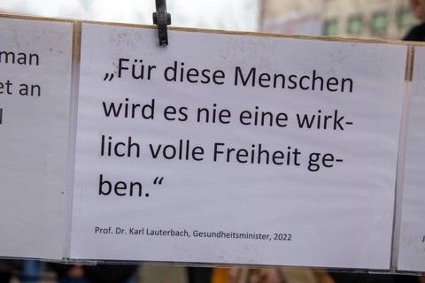 Karlsruhe, 10 December 2023: Large demonstration in favour of reappraisal of the coronavirus