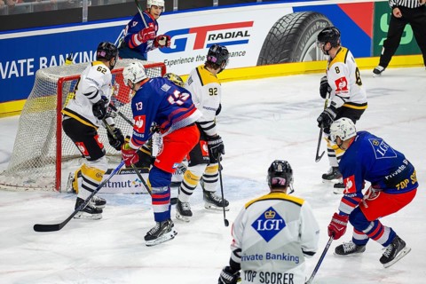 Game scene Adler Mannheim against Rouen Dragons (Champions Hockey League)