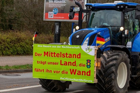 Farmers' protests in Ludwigshafen am Rhein: Large convoy of farmers from the Southern Palatinate