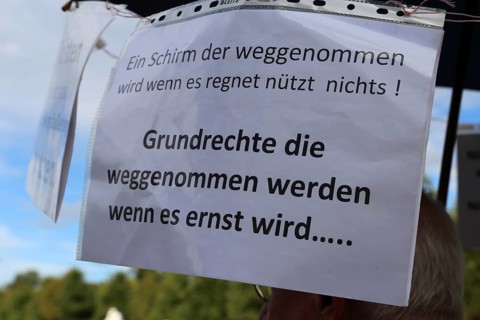 Karlsruhe: Corona protests against the measures taken by the federal government. The protests were