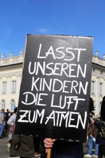 Large demonstration by critics of the corona measures in Kassel: Protests took place simultaneously
