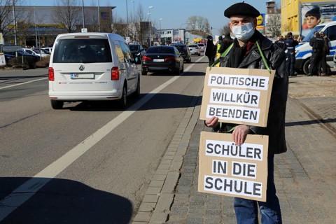 Rally against the corona measures: Demonstrators express their criticism of the corona policy with