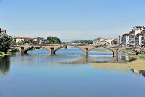 River Arno with bridge Ponte S. Trinita, Florence, Tuscany, Italy, Europe