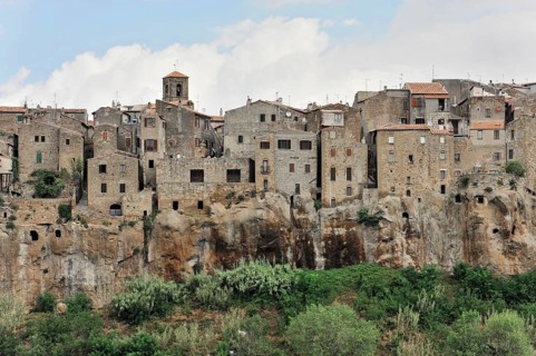 View of the old town of Pitigliano, Tuscany, Italy, Europe