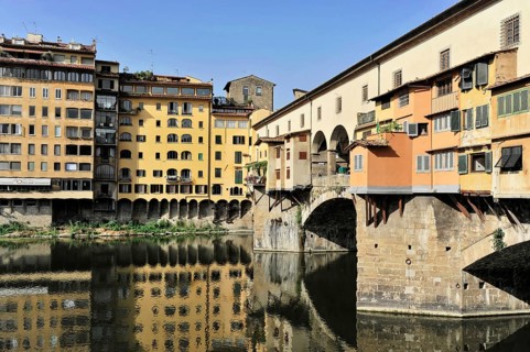 Building along the river Arno with Ponte Vecchio bridge, Florence, Tuscany, Italy, Europe