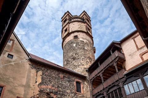 Keep, castle tower with Renaissance helmet, new bower, courtyard of the outer bailey, Ronneburg