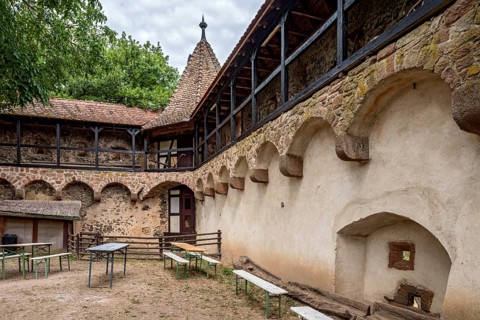 Fortifications, battlements with turrets on the outer bailey, Ronneburg Castle, medieval knight's