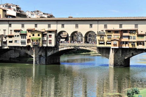 Ponte Vecchio, oldest bridge over the Arno, built around 1345, Florence, Tuscany, Italy, Europe
