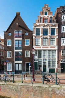 Typical house facade, city tour, tourism, city trip, architecture, Middle Ages, old building,