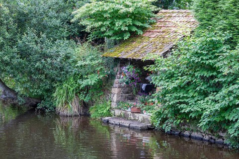 Historic wash house on the River Trieux, Pontrieux, Departement Cotes dArmor, Brittany, France,