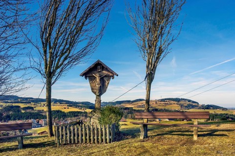 Crucifix with benches on the Buchenberg, Buchenberg, Allgaeu, Bavaria, Germany, Europe
