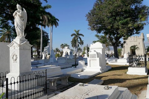 Graves, gravesites, Cementerio de Cristobal Colon, Christopher Columbus Cemetery, 56 ha cemetery,