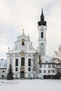 Snow-covered baroque church in winter, Marienmuenster, Diessen, Ammersee, Fuenfseenland,
