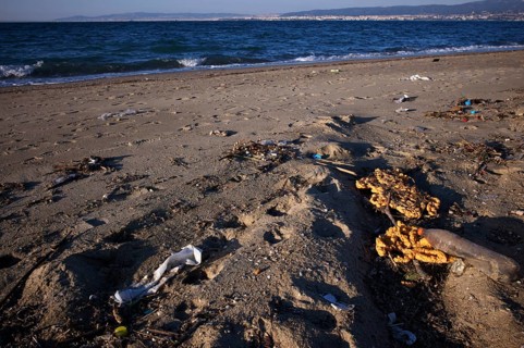 Pollution, rubbish, litter, plastic waste, beach, sandy beach, sea, Peraia, also Perea, evening