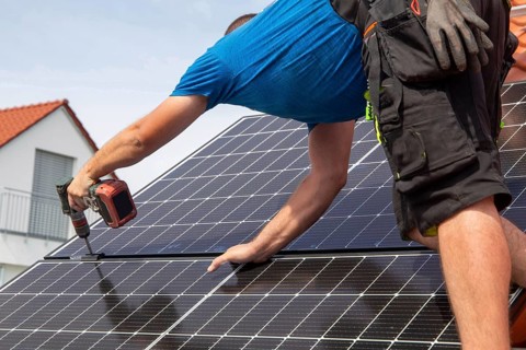 Installation of a photovoltaic system on a detached house