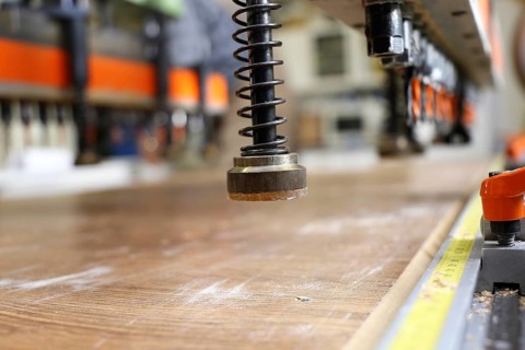 Automatic drilling machine or hole line drilling machine as used in a cabinet maker's workshop