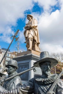 Statues at Rembrandtsplein, centre, city trip, holiday, journey, statue, monument, sight, history,