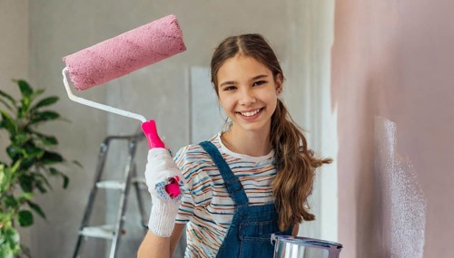 AI generated, woman, woman, a young girl paints a wall with new colour, pink, pink, renovation of