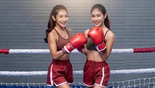AI generated, woman, woman, 35, years, thai, thai, sport, boxing, gloves, thai boxing, muay thai,