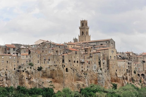 View of the old town of Pitigliano, Tuscany, Italy, Europe