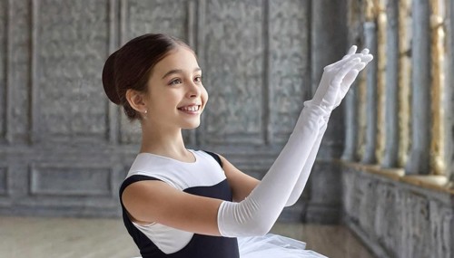 AI generated, girl, 10, 12, years, dark-haired, dark-haired, dances, dancing, ballet, study,