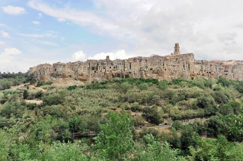 View of the old town of Pitigliano, Tuscany, Italy, Europe