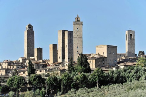 Town view, town scape, cityscape of San Gimignano in autumn, gender towers, countryside, in fall,