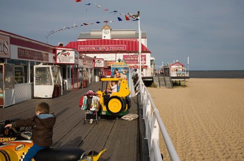 Seaside amusements on Britannia Pier, Great Yarmouth, Norfolk, England, United Kingdom, Europe