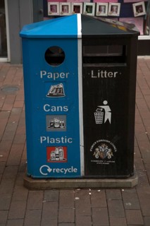 Street rubbish bin for sorted waste