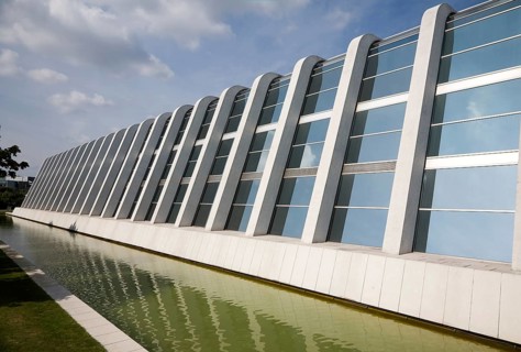 NAPP pharmaceutical group building architect Arthur Erickson, Cambridge Science Park, Cambridge,