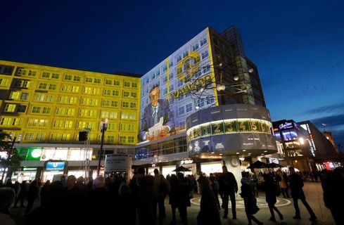 On the 30th anniversary of the fall of the Berlin Wall, 3D video projections of historical images