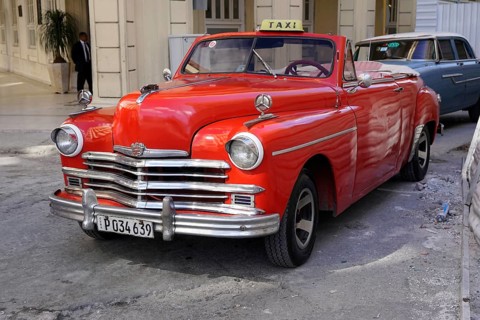 Vintage car from the 1950s in the centre of Havana, Centro Habana, Cuba, Central America