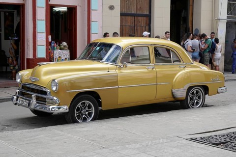 Vintage car from the 1950s in the centre of Havana, Centro Habana, Cuba, Central America