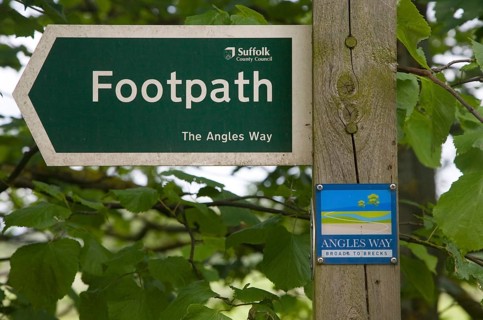 The Angles Way, Suffolk County Council footpath arrow sign, England, United Kingdom, Europe