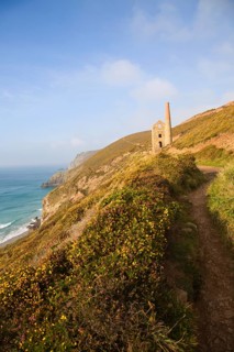 Ruins of Towanroath Pumping House at the Wheal Coates Tin Mine, St Agnes Head, Cornwall, England,