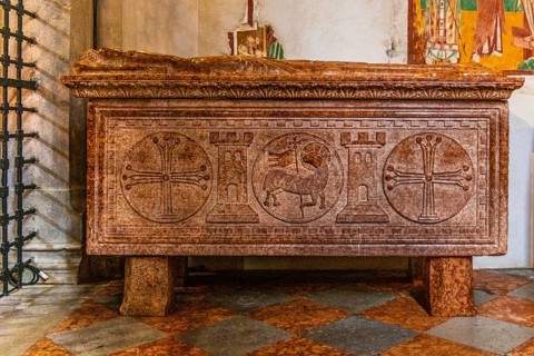 Sarcophagus, Basilica of Aquileia from the 11th century, largest floor mosaic of the Western Roman
