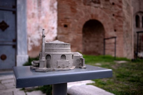 Exterior view of Rotonda, Rotunda of Galerius, Roman round temple, model in front of entrance door,
