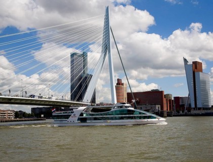 Erasmusbrug, Erasmus Bridge, spanning the River Maas, Rotterdam, Nethrlands