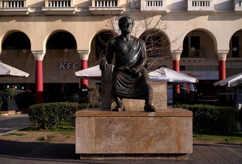 Statue of Aristotle, Platia Aristotelous, Aristotle Square, Thessaloniki, Macedonia, Greece, Europe