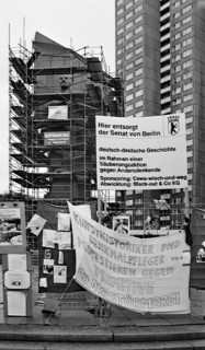 Protests at the scaffolded Lenin Monument at the start of demolition work, end of 1991, Leninplatz,