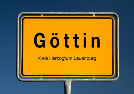 Goettin town sign, municipality in the district of Herzogtum Lauenburg, Schleswig-Holstein,
